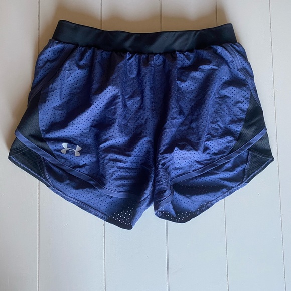 Women’s under armour shorts - Picture 1 of 3
